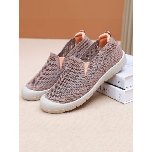 Women's Green Lightweight Breathable Mesh Slip-On Shoes – Casual Walking Shoes for Travel, Outdoor Activities and Everyday Comfort 2025 - Image 2