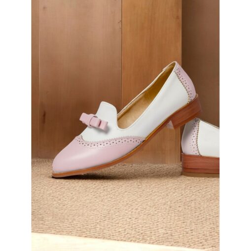 Women's Vintage Two-Tone Loafers with Bow Accent, Elegant Brogue Detailing, Comfortable Flat Shoes for Casual and Office Wear 2025 - Image 3