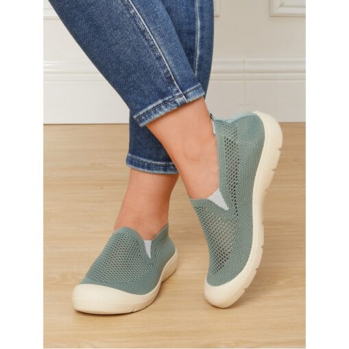Women's Green Lightweight Breathable Mesh Slip-On Shoes – Casual Walking Shoes for Travel, Outdoor Activities and Everyday Comfort 2025