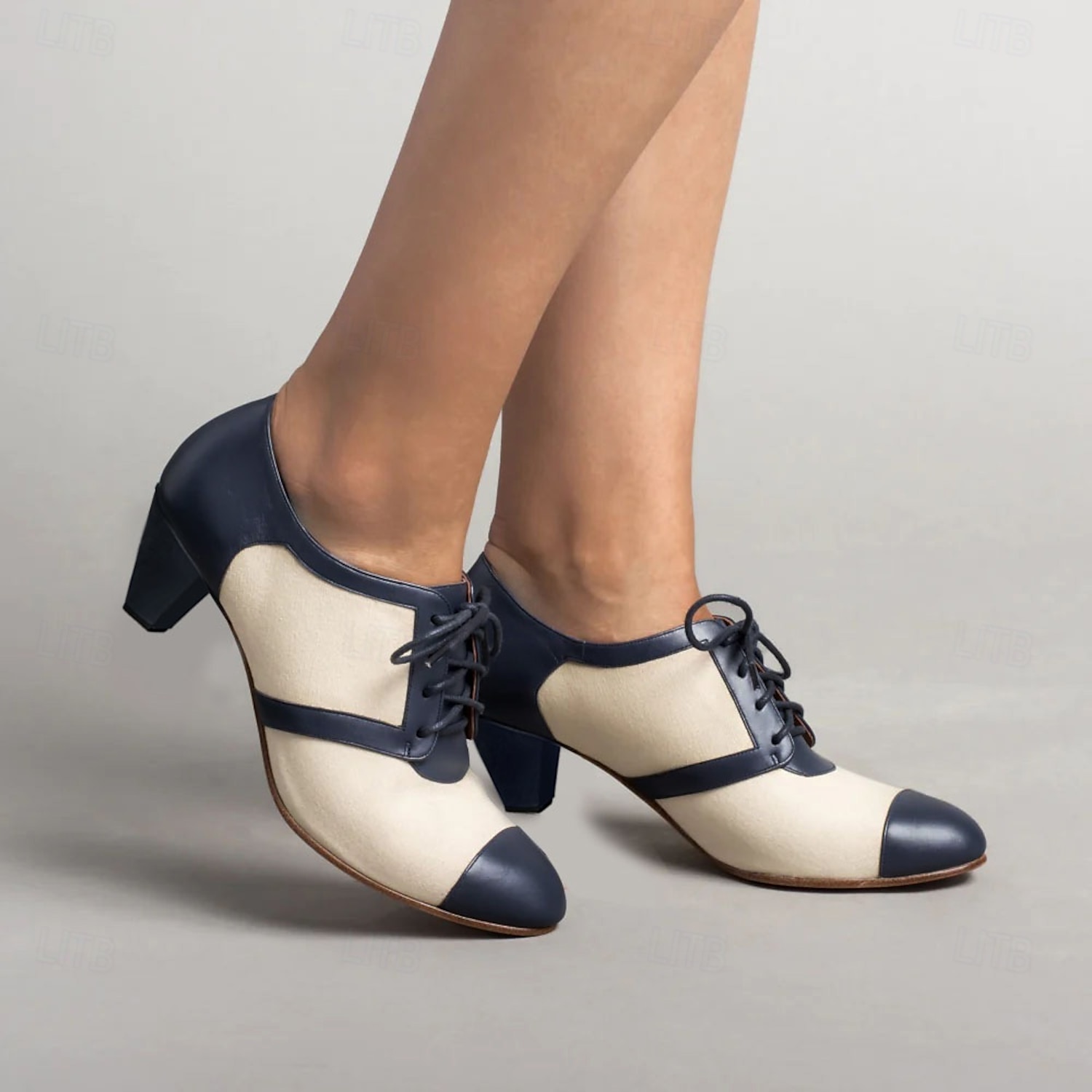 Women's Vintage Two-Tone Oxford Shoes - Classic Lace-Up Low Heel for Retro Office or Casual Wear 2025