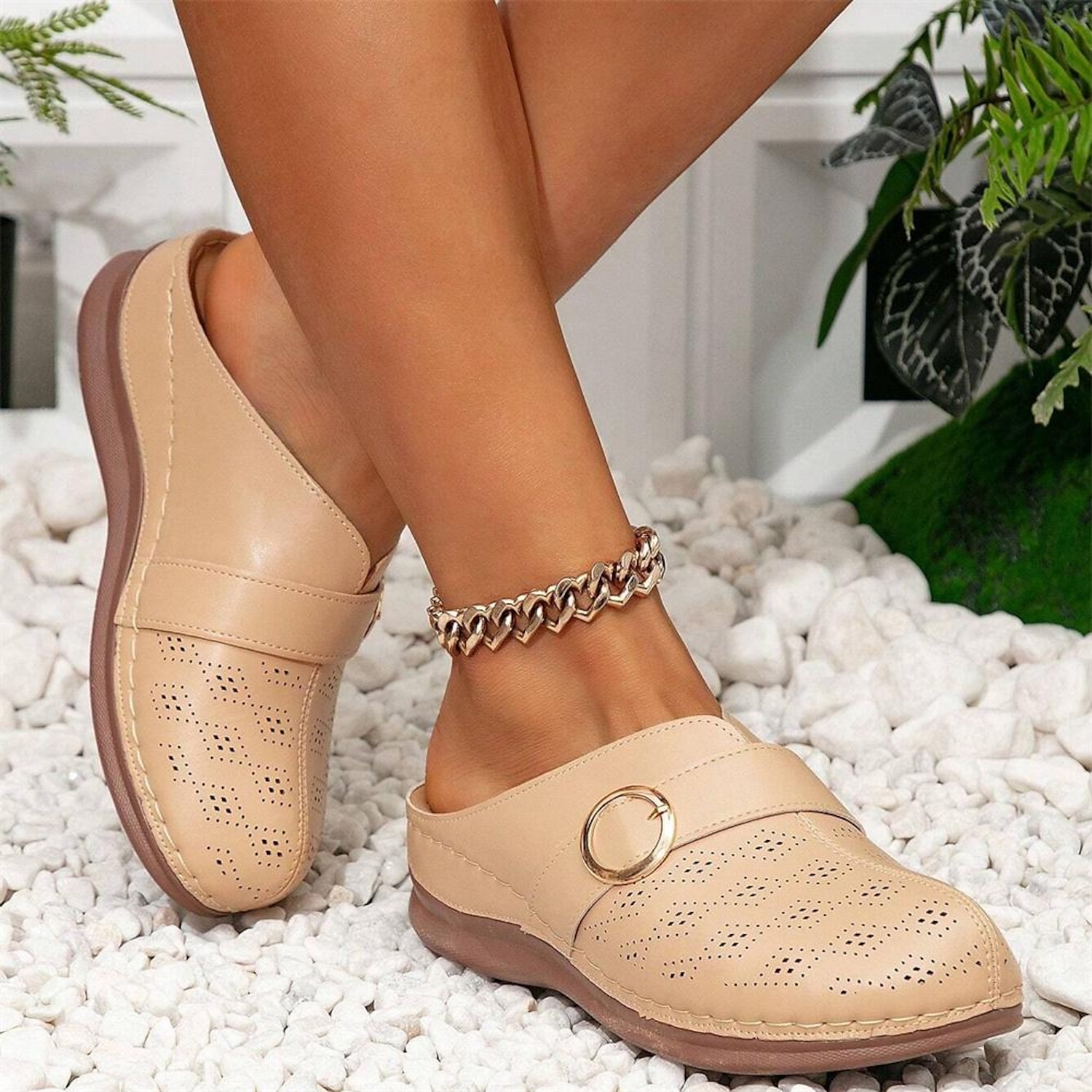 Women's Mules Boho Bohemia Beach Platform Sandals Height Increasing Shoes Vacation Beach Summer Buckle Platform Round Toe Elegant Bohemia Vacation Fau