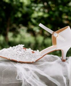 Women's White Lace Floral Embroidered Kitten Heel Shoes with Ankle Strap – Elegant Bridal Wedding Shoes 2025
