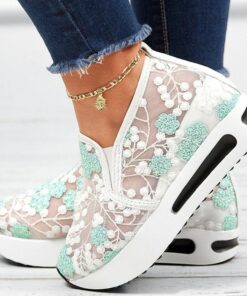 Elegant Floral Embroidered Women's Mesh Sneakers - Perfect for Casual Outings & Summer Events, Stylish Lace Detail, Breathable with Comfortable Wedge