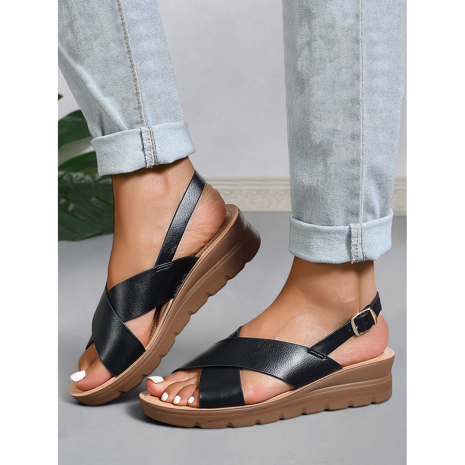 Women's Black Cross Strap Sandals with Adjustable Buckle, Comfortable Slip-Resistant Summer Shoes for Casual and Everyday Wear 2025 - Image 2