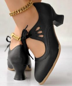 Women's Vintage Lace-Up Leather Heels - Elegant Cut-Out Oxford Shoes for Retro and Formal Occasions 2025