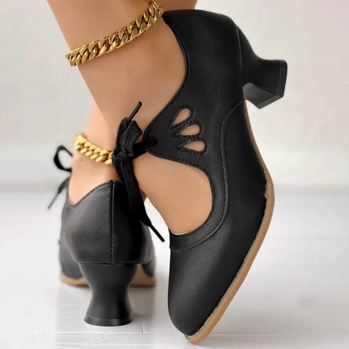 Women's Vintage Lace-Up Leather Heels - Elegant Cut-Out Oxford Shoes for Retro and Formal Occasions 2025
