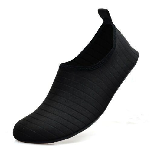 Comfortable Slip-On Water Shoes for Men and Women – Lightweight, Flexible, Non-Slip Beach and Pool Footwear 2025