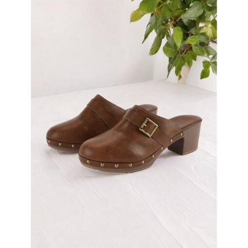 Women's Vintage Brown Leather Clogs with Studded Accents and Buckle Detail - Perfect for Casual and Retro Style Outfits 2025