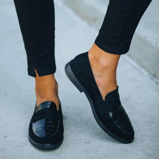 Black Casual Slip-On Loafers for Women – Comfortable Suede and Crocodile Pattern Design, Stylish Everyday Footwear 2025