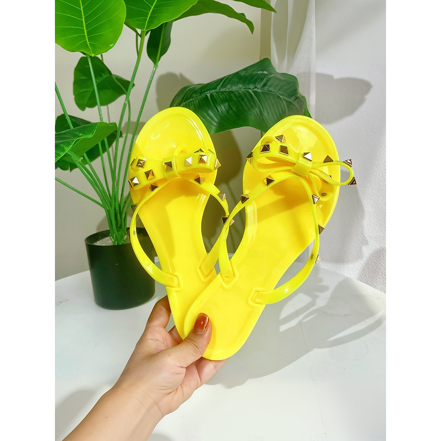 Women's Black Studded Bow Flip-Flops – Chic Beach Sandals with Comfortable Flat Sole for Summer Casual Wear 2025 - Image 9