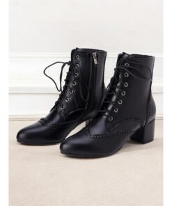 Women's Black Lace-Up Ankle Boots with Brogue Detailing and Block Heel – Vintage-Inspired Combat Boots for Everyday and Formal Outfits 2025