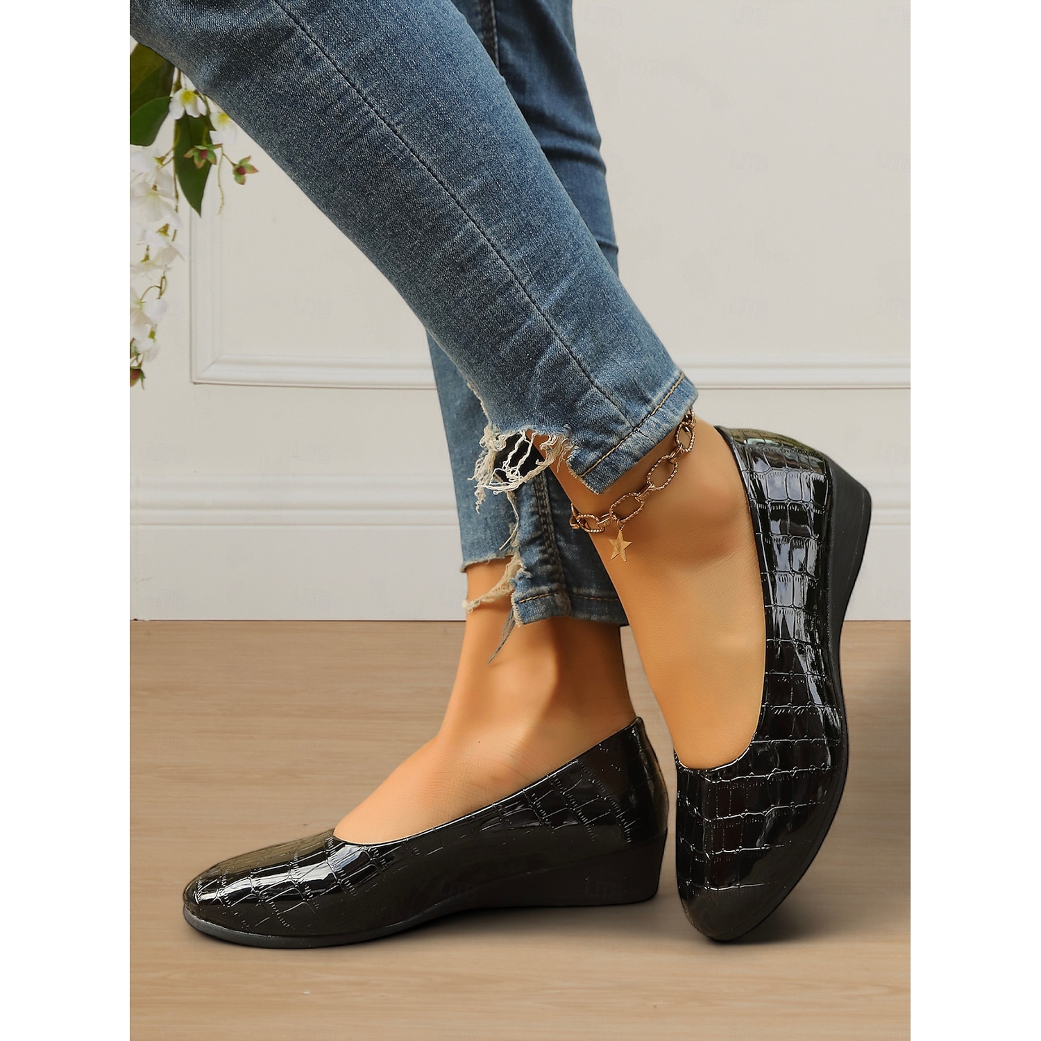 Women's Patent Leather Flats with Crocodile Pattern – Elegant and Comfortable Shoes for Office Wear and Formal Occasions 2025 - Image 2