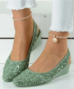 Women's Vintage-Style Floral Wedge Sandals – Comfortable Slip-On Shoes with 3D Rose Design for Casual Summer Outings 2025