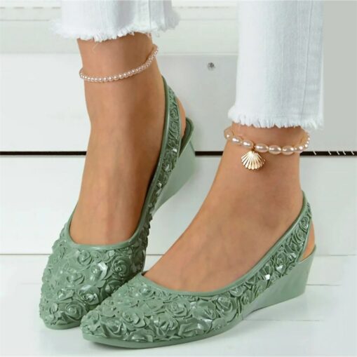 Women's Vintage-Style Floral Wedge Sandals – Comfortable Slip-On Shoes with 3D Rose Design for Casual Summer Outings 2025