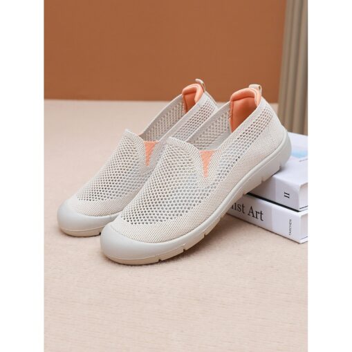 Women's Green Lightweight Breathable Mesh Slip-On Shoes – Casual Walking Shoes for Travel, Outdoor Activities and Everyday Comfort 2025 - Image 3